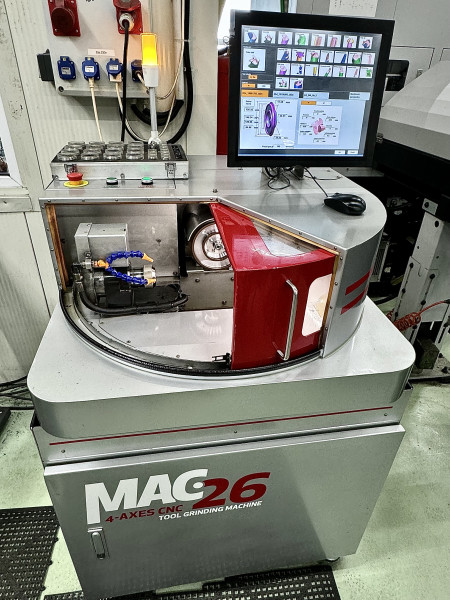 Nástrojová ostřička Cuoghi MAC26