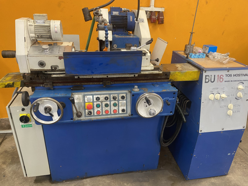 bruska Tos Hostivař BU16 pro broušení vnitřních průměrů nebo mezi hroty